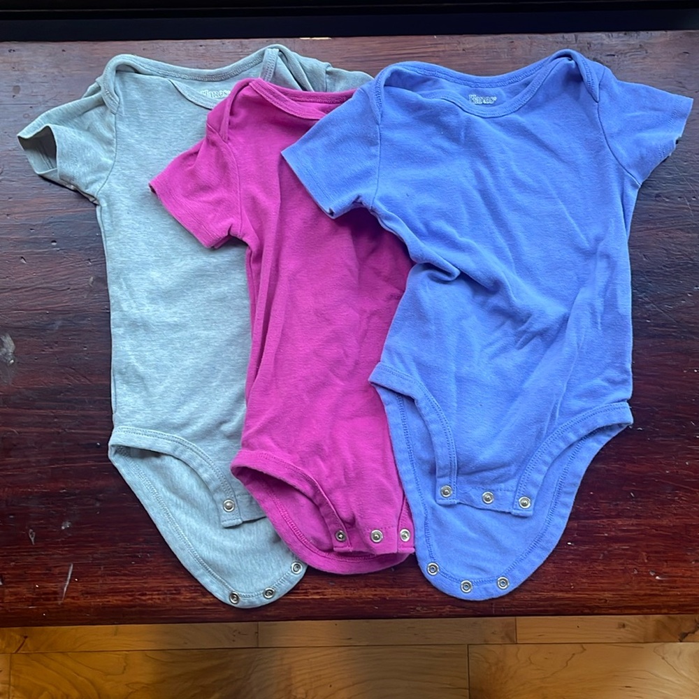 18-24 mo Set of 3 Hanes Onesies in Magenta, Light Purple, and Grey Cotton